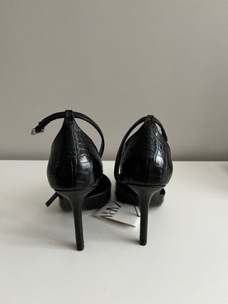 Tacones Zara Negro Piel Serpiente