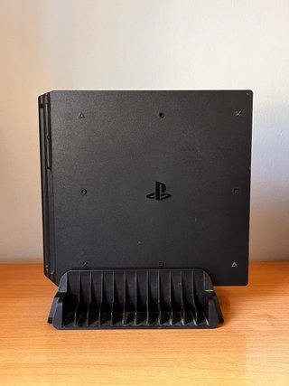 PS4 Pro 1tb + Mando + Base Carga + 6 Juegos