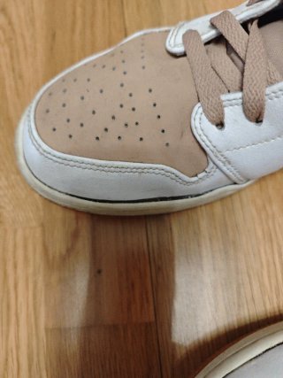 Zapatillas Nike Air Jordan Beige y Blancas