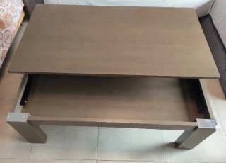 Mesa pequeña de centro elevable