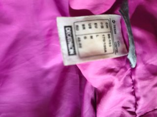 Anorak gris con capucha y forro morado