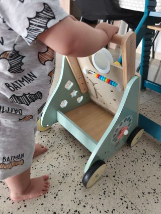 Andador bebé madera actividades