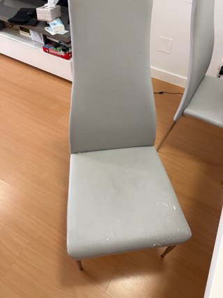 Mesa comedor blanca con desperfectos