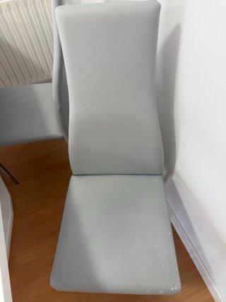 Mesa comedor blanca con desperfectos
