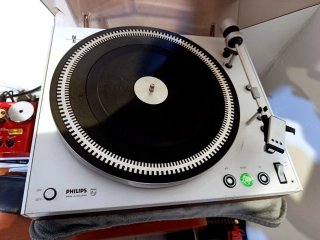 Tocadiscos Philips 212 Electrónica