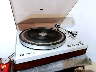 Tocadiscos Philips 212 Electrónica