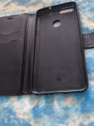 Custodia telefono nera a portafoglio similpelle