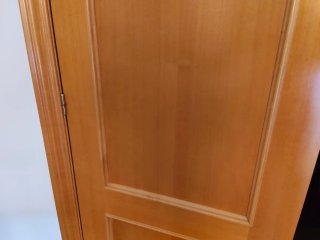 Puerta doble de madera