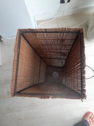 Lámpara de pie de madera y bambú