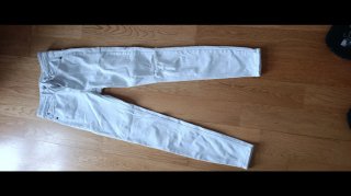 Pantalón blanco Stradivarius talla 34