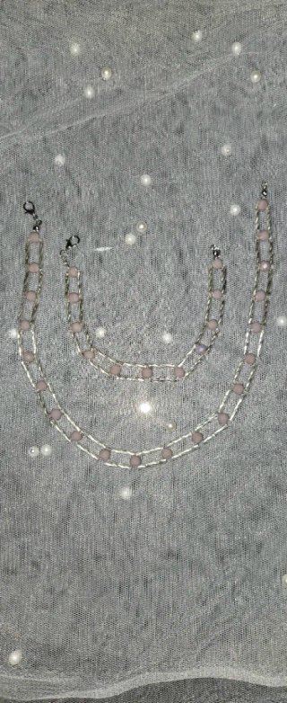 Gargantilla y pulsera de cuentas rosas y plata