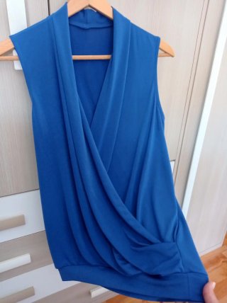 Blusa sin mangas azul
