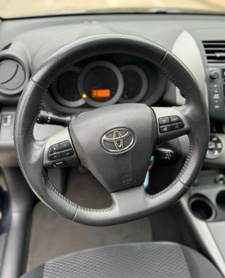 Toyota RAV4 2011