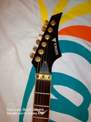 Guitarra Eléctrica Samick SR 660 Negra