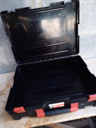 Caja Wurth para remachadora