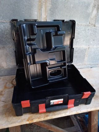 Caja Wurth para remachadora