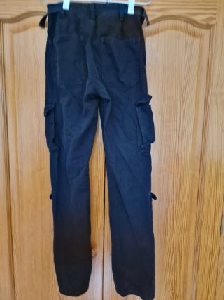 Pantalones cargo Stradivarius negros talla S