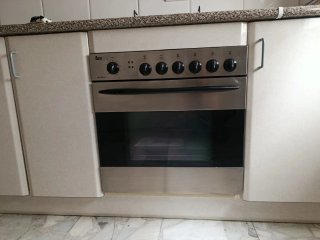 Cocina modular beige y blanca