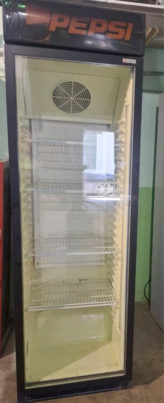 Vitrina Frigorífica Vertical Pepsi.
