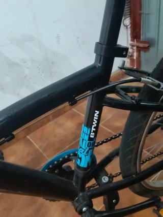 Bicicleta infantil negra y azul talla, 24 pulgadas