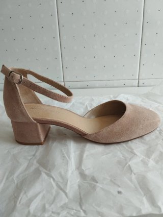 Zapatos tacón ancho. Rosa nude. Un solo uso. T 36