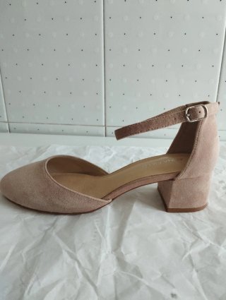 Zapatos tacón ancho. Rosa nude. Un solo uso. T 36