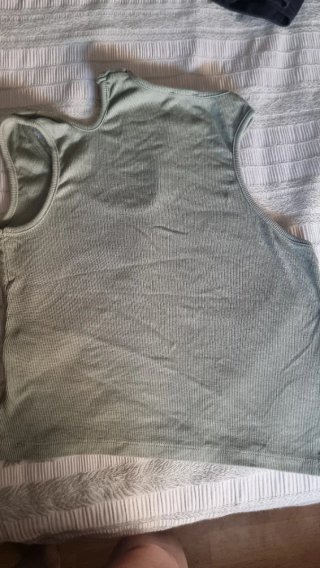Camiseta asimétrica verde Stradivarius