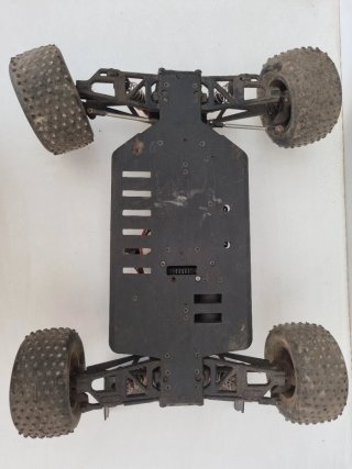 Coche RC SST Racing 4x4 escala 1:9