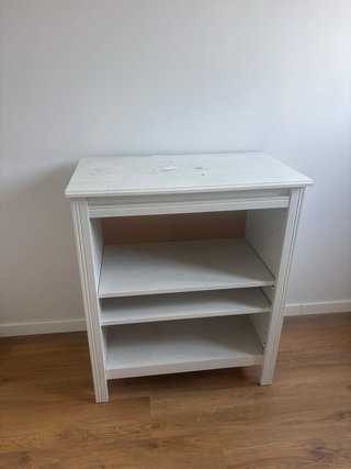 Mueble TV blanco madera y plástico