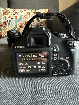 Canon EOS 1100D + 18-55mm + Bolsa Samsonite
