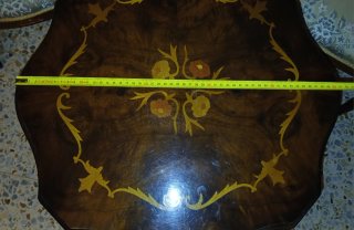 Conjunto mesa marquetería y 2 sillones clásicos