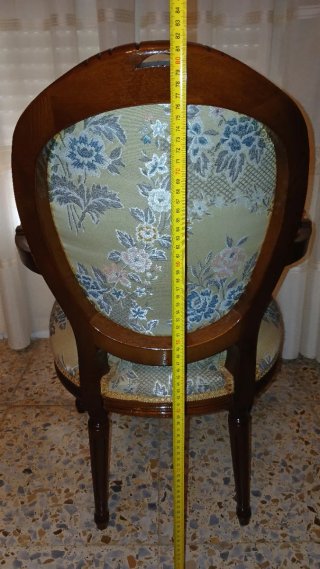 Conjunto mesa marquetería y 2 sillones clásicos