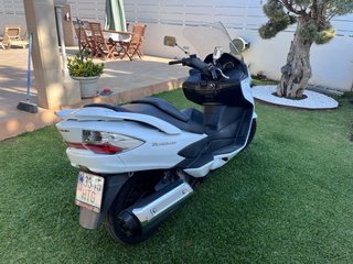 Suzuki Burgman 400 Blanca
