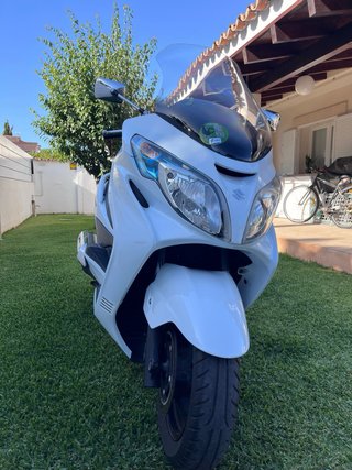 Suzuki Burgman 400 Blanca