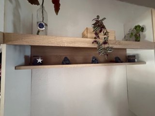 Mueble de salón con vitrinas y luces