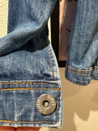 Chaqueta vaquera Unit M con corona