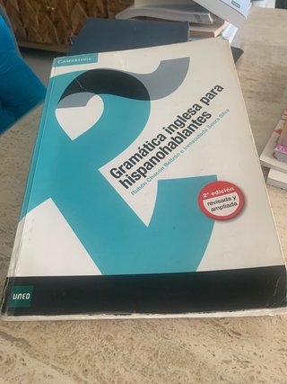 Cambridge Learning Manuals Gramática inglesa pa...
