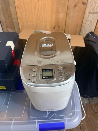 Panificadora SilverCrest 850W 16 programas + caja