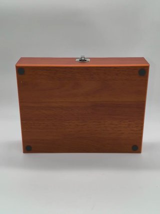 Juego de ajedrez con set de petaca y vasos en caja