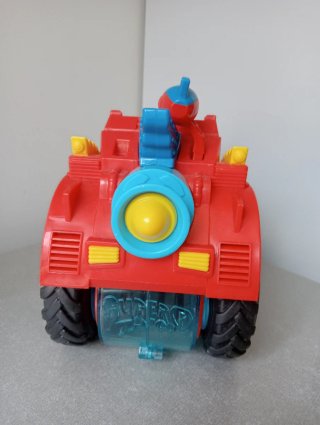 SuperZings, Monster Roller con 6 muñecos
