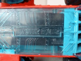 SuperZings, Monster Roller con 6 muñecos