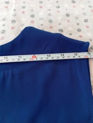 Blusa mujer sin mangas cuello pico azul