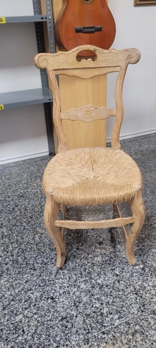 Mesa de madera natural decapada