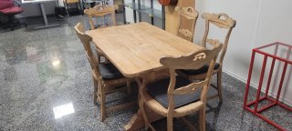Mesa de madera natural decapada