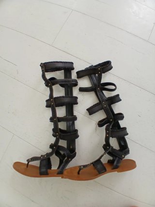 Sandalias romanas Guts&Love piel talla 39.