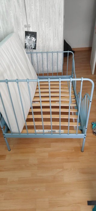 Cama infantil metálica azul