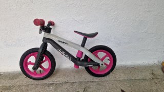Bicicleta sin pedales infantil rosa y gris