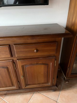 Mueble antiguo de madera