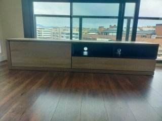Mueble de salón compacto estilo roble