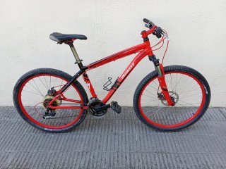 Bicicleta Specialized Hardrock Sport. 26 pulgadas.